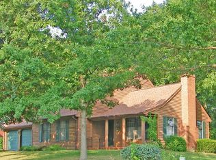 522 Westpark Dr, Columbia, IL 62236