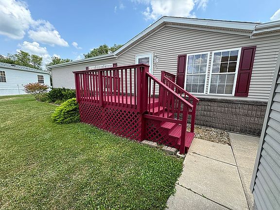2nd image of 301 Lauren Cir