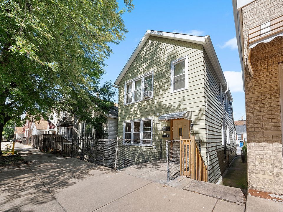 2nd image of 3052 S Lyman St