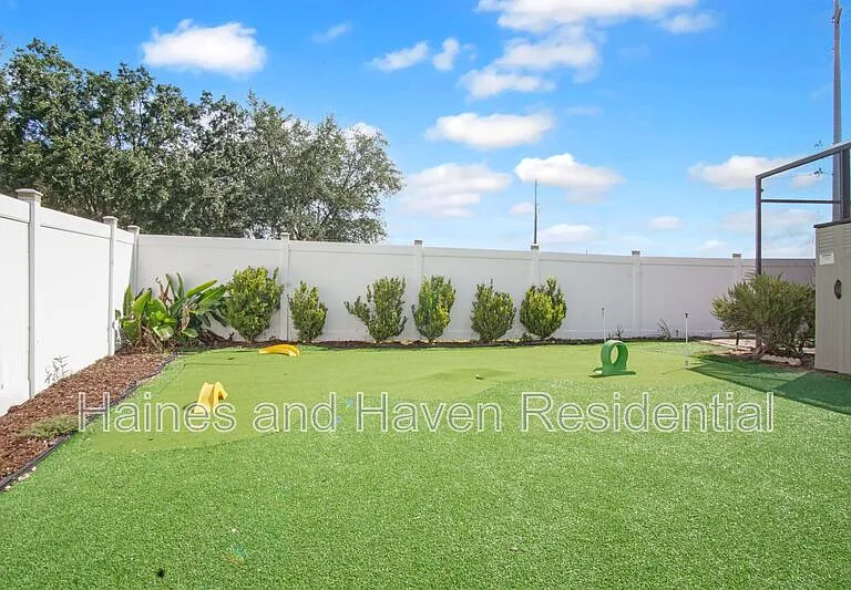 403 Corvina Dr — Photo 11