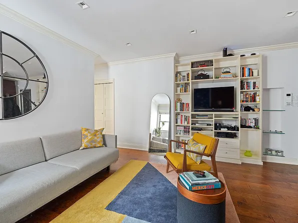 12 W 9th St APT 6-C, New York, NY 10011