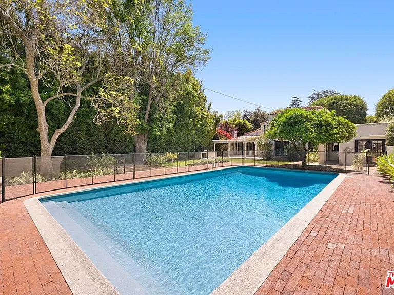 712 N Rodeo Dr — Photo 32