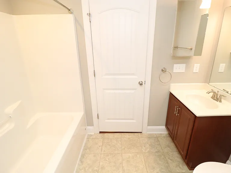 1428 Providence Green Ln — Photo 6