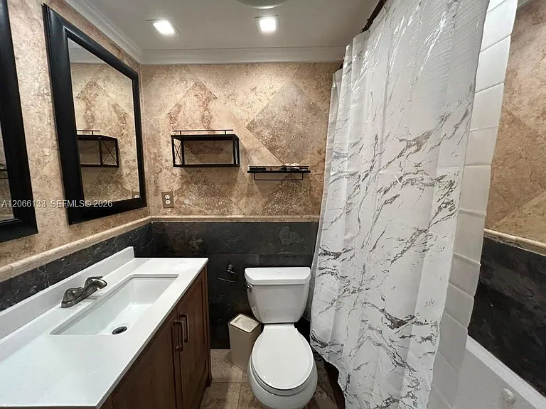7545 E Treasure Dr #2A — Photo 8