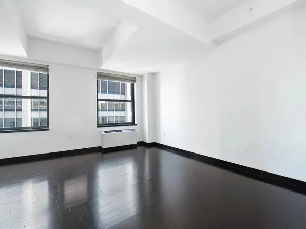 20 Pine Street image 5 of 13