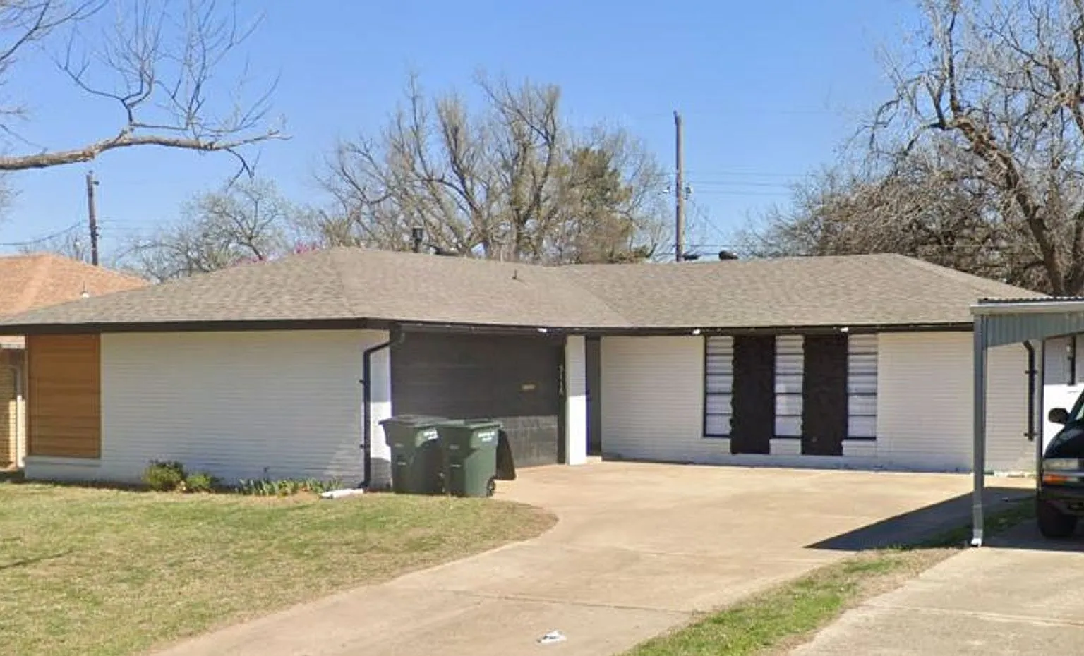 Del City 3-Bedroom Home Near Tinker AFB — Photo 1