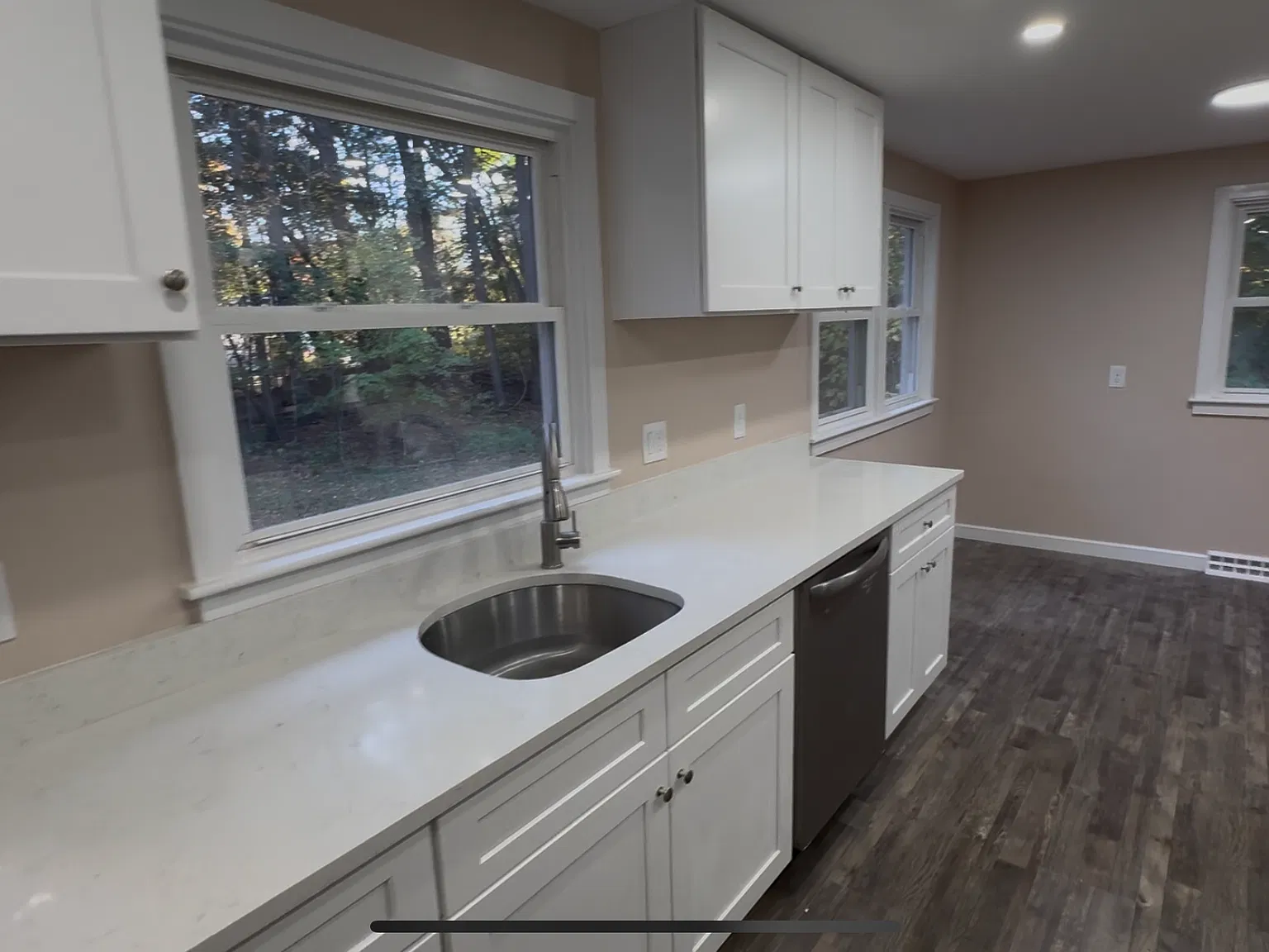 3 bed, 1000 sqft, $2,795 — Photo 4