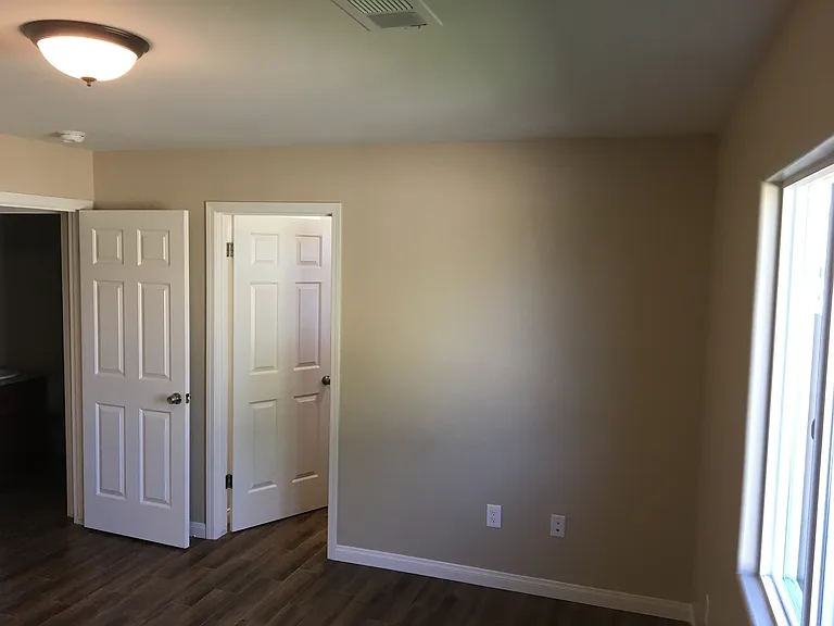 1005 S Baker St — Photo 17