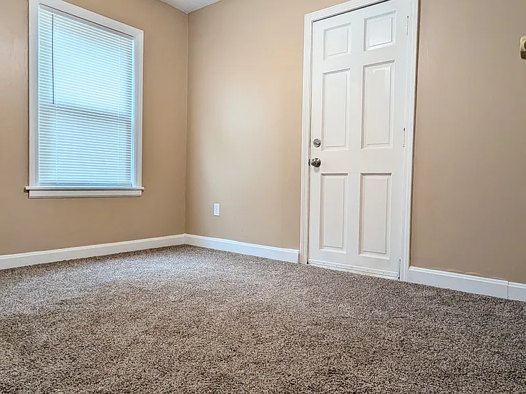 1215 S Willow Ave — Photo 13