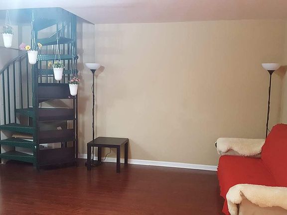 2nd image of 85 Paterson St #1