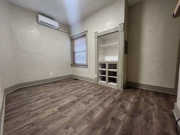 4th image of 1000 Carteret Ave APT 3
