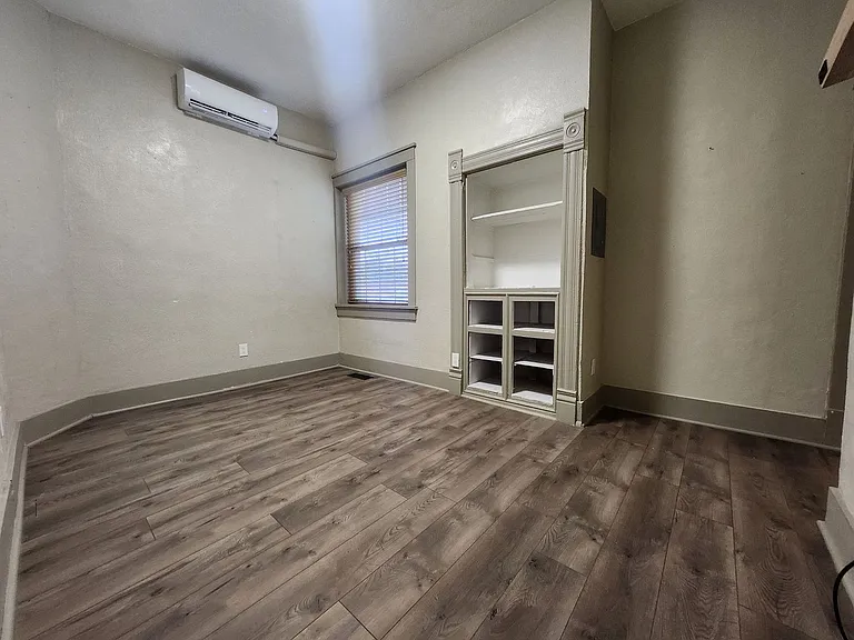 1000 Carteret Ave #3 — Photo 4