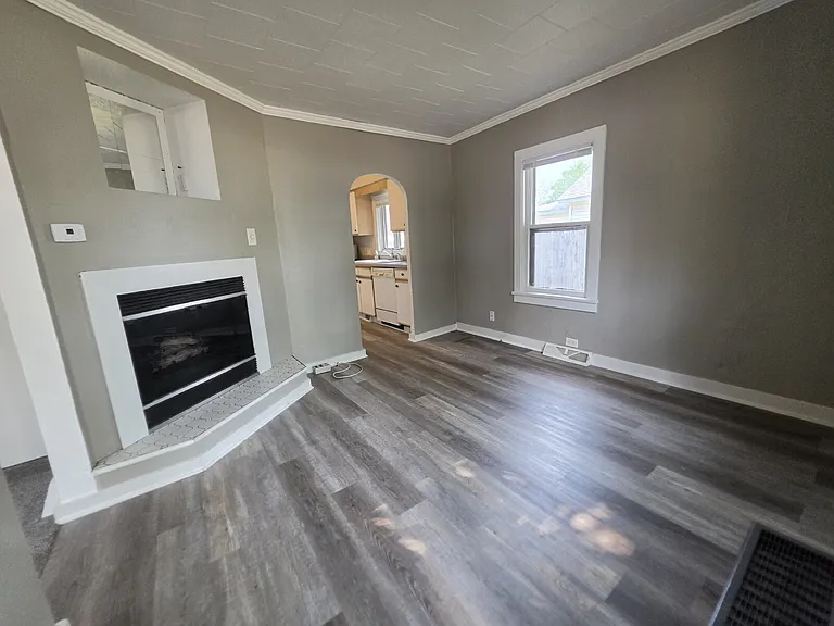 739 Churchill St — Photo 14