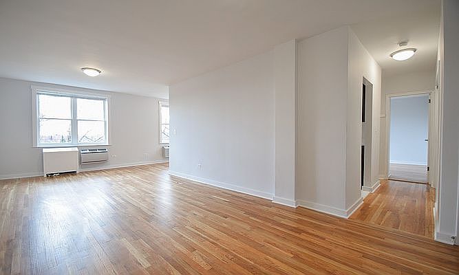 1st image of 1135 Pelham Pkwy N APT 3C