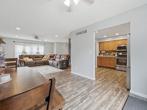 5th image of 8910 33rd St W