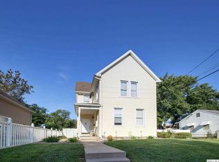 715 N 22nd St, Quincy, IL 62301
