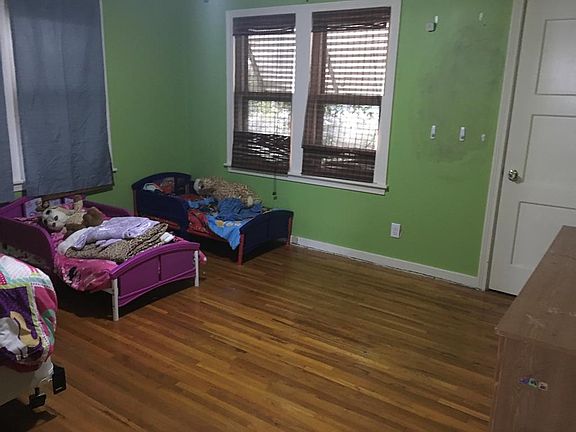 4th image of 1606 S Park St