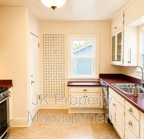 2217 1st Ave S — Photo 7