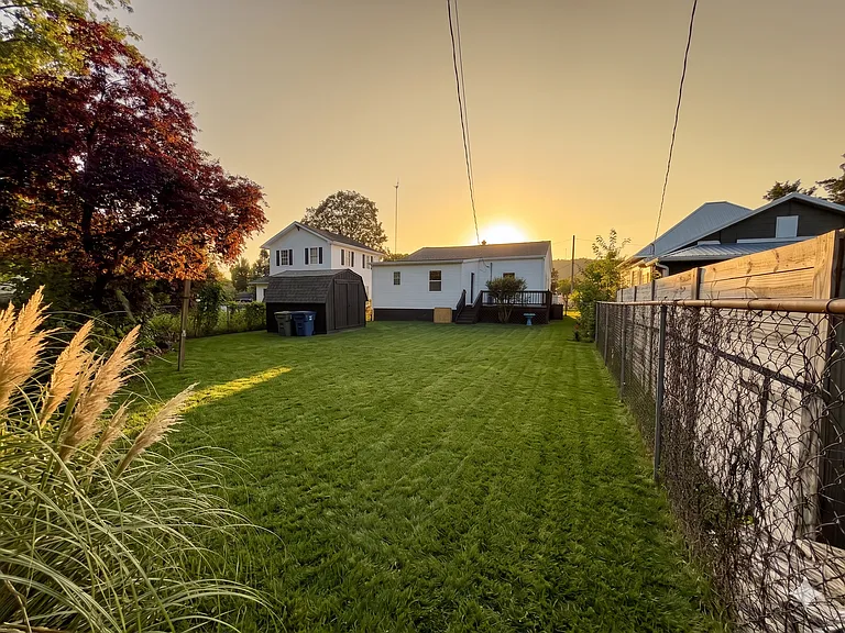 206 E Burwell Ave — Photo 16