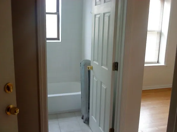 6345 N Magnolia Ave, Chicago, IL 60660