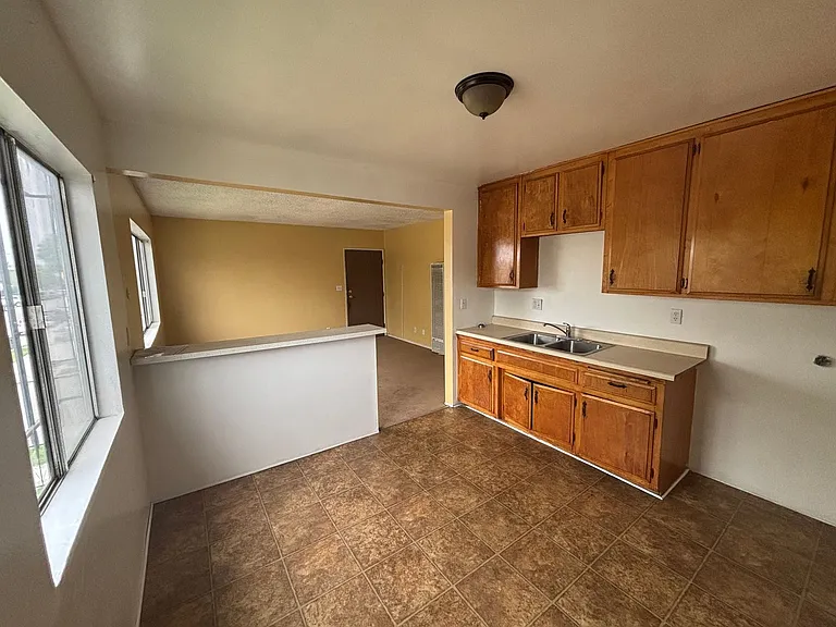 8866 S Wall St — Photo 3