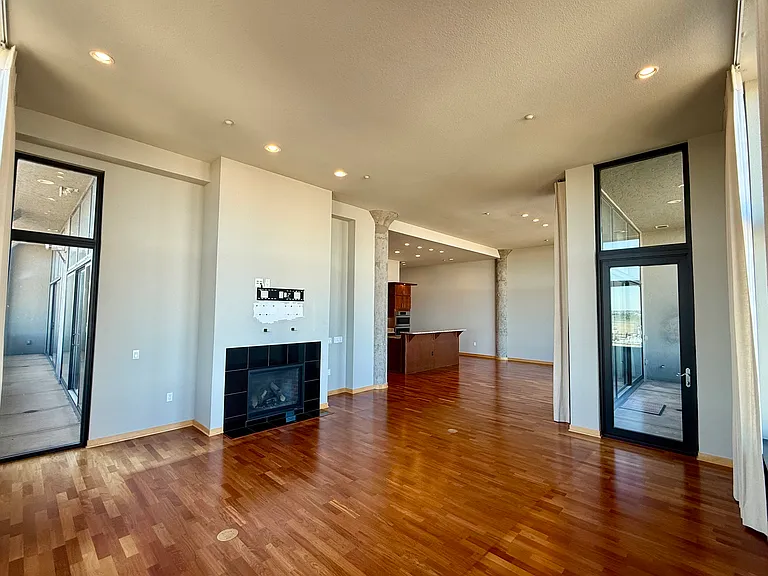 320 E Buffalo St #803 — Photo 6