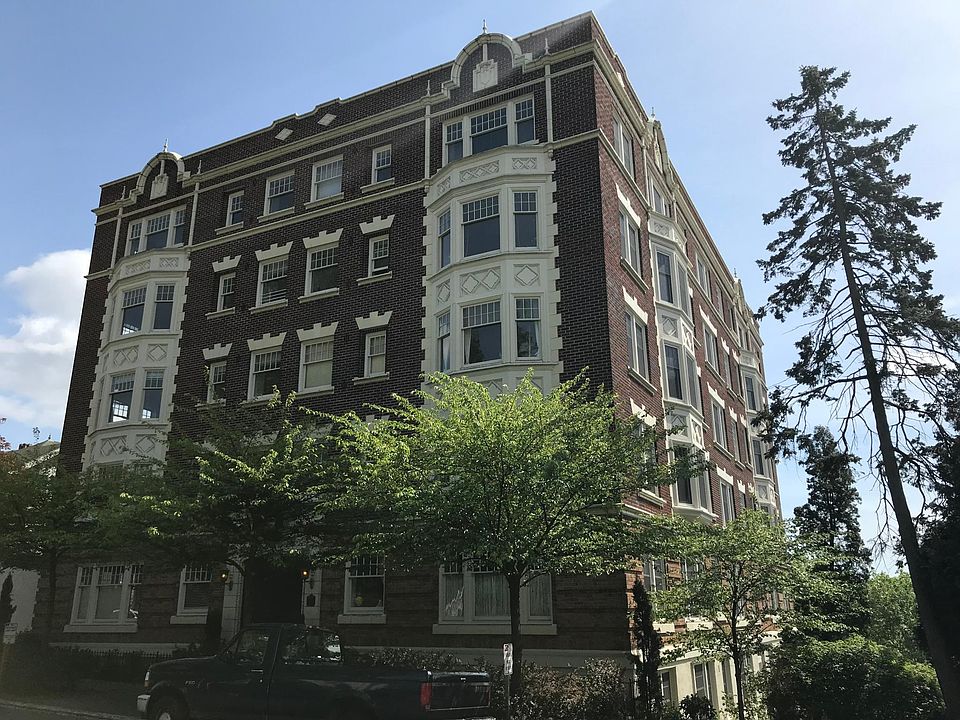 1st image of 25 W Highland Dr