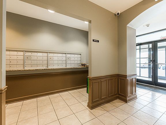 4th image of 1650 Riverwoods Dr Unit 206