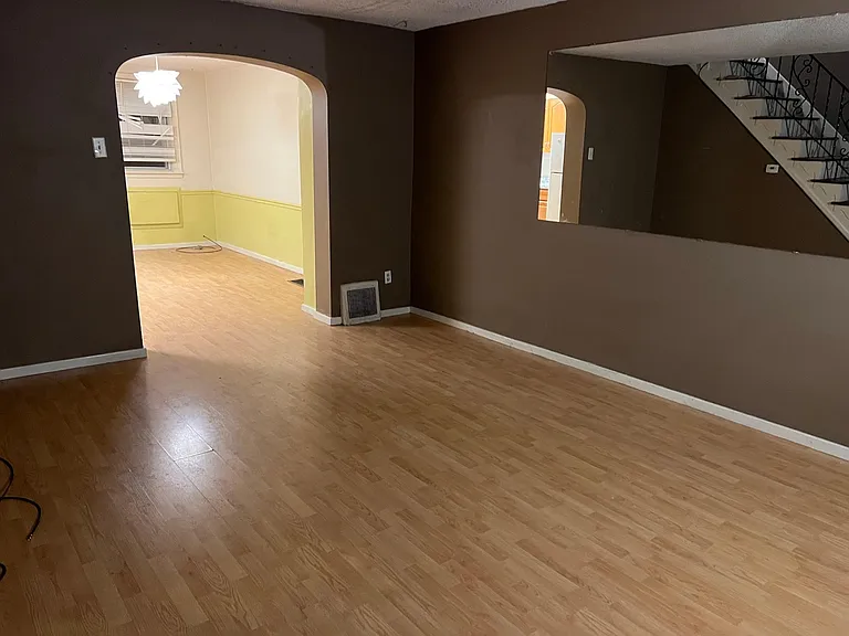 5825 Sylvester St — Photo 4