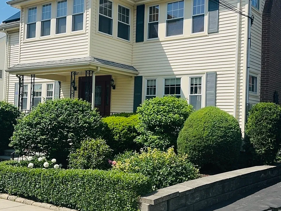 48 Trapelo St #1A
