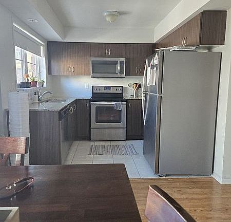 4th image of 2476 Post Rd #9