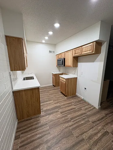 2624 W Orangewood Ave #4 Photo 1