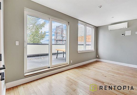4th image of 924 De Kalb Ave #5L