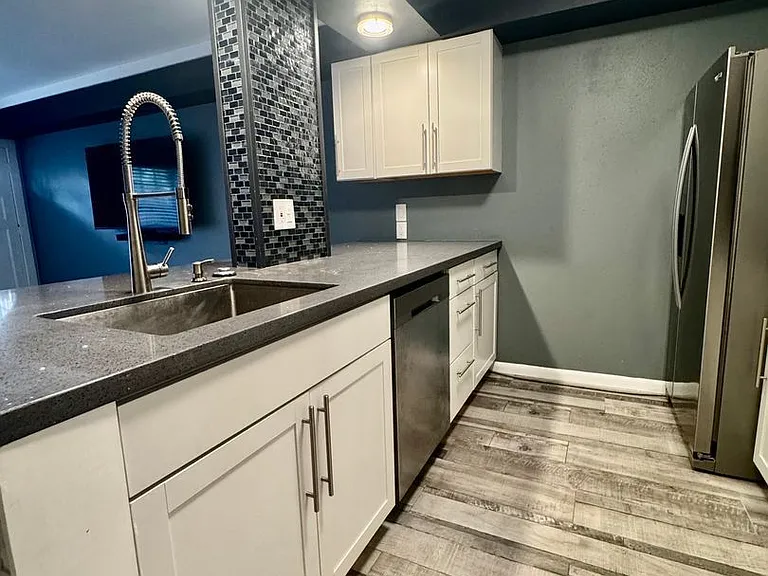 829 Wax Myrtle Ln — Photo 5