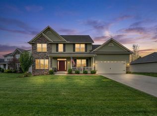 27 Fieldcrest Dr, Centerburg, OH 43011