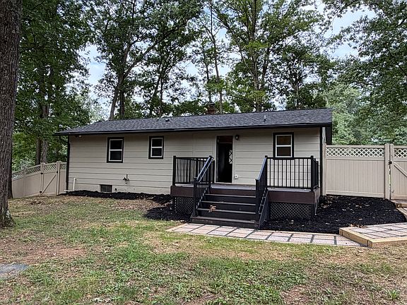 4th image of 9177 Oak Tree Ct