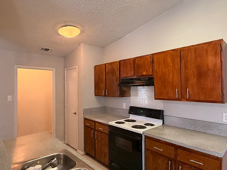 7464 Tiffany Meadows Ln — Photo 6