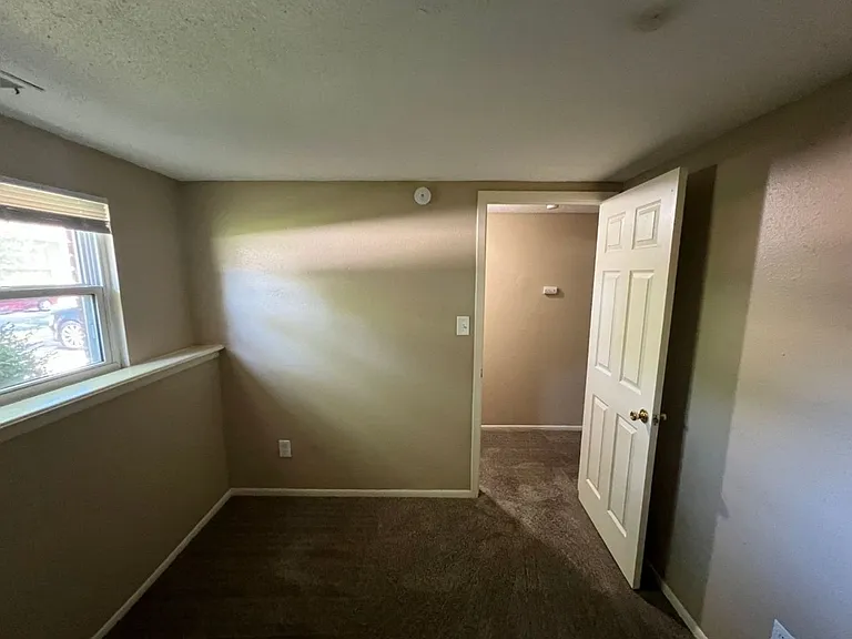 201 NE Westwind Dr #A — Photo 16