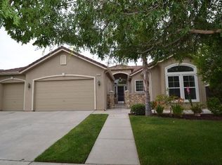 3024 Rall Ave, Clovis, CA 93619
