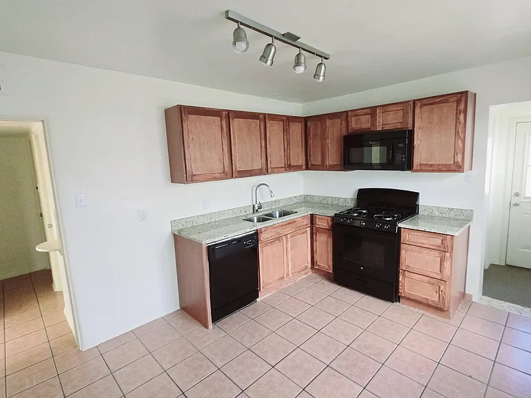 5409 Timberwolf Dr — Photo 3