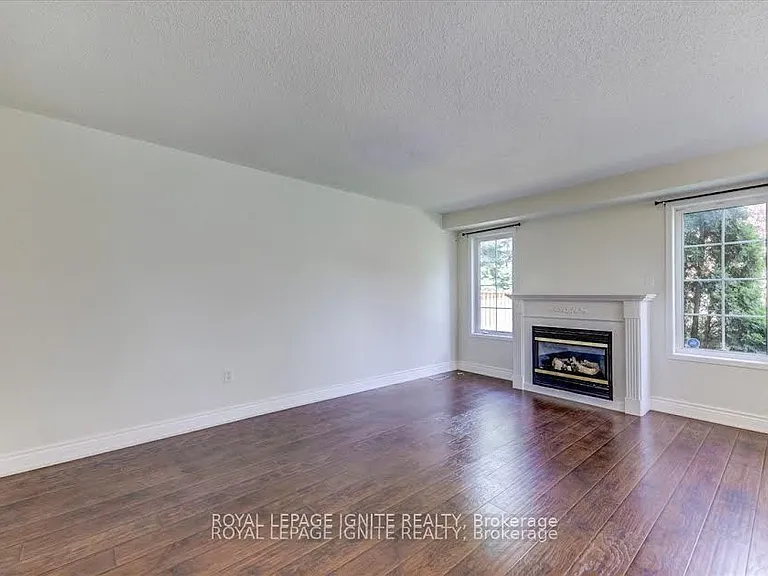 57 Armitage Cres — Photo 20