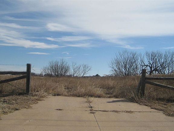 5th image of 900 SE Flower Mound Rd