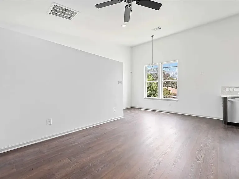 4711 Sayers St — Photo 6