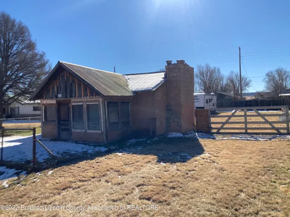 413 W 4th St, Capitan, NM 88316
