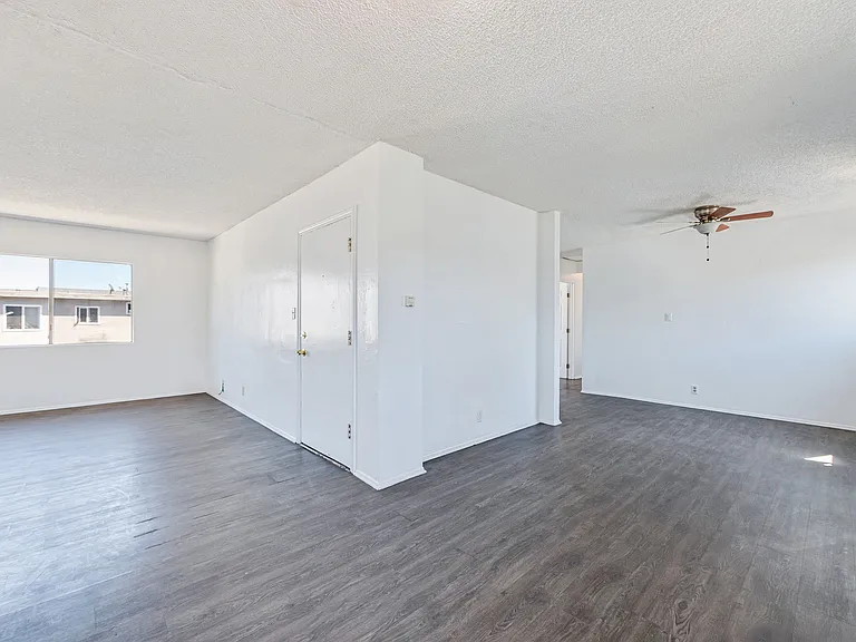 333 W 61st St #2 — Photo 24