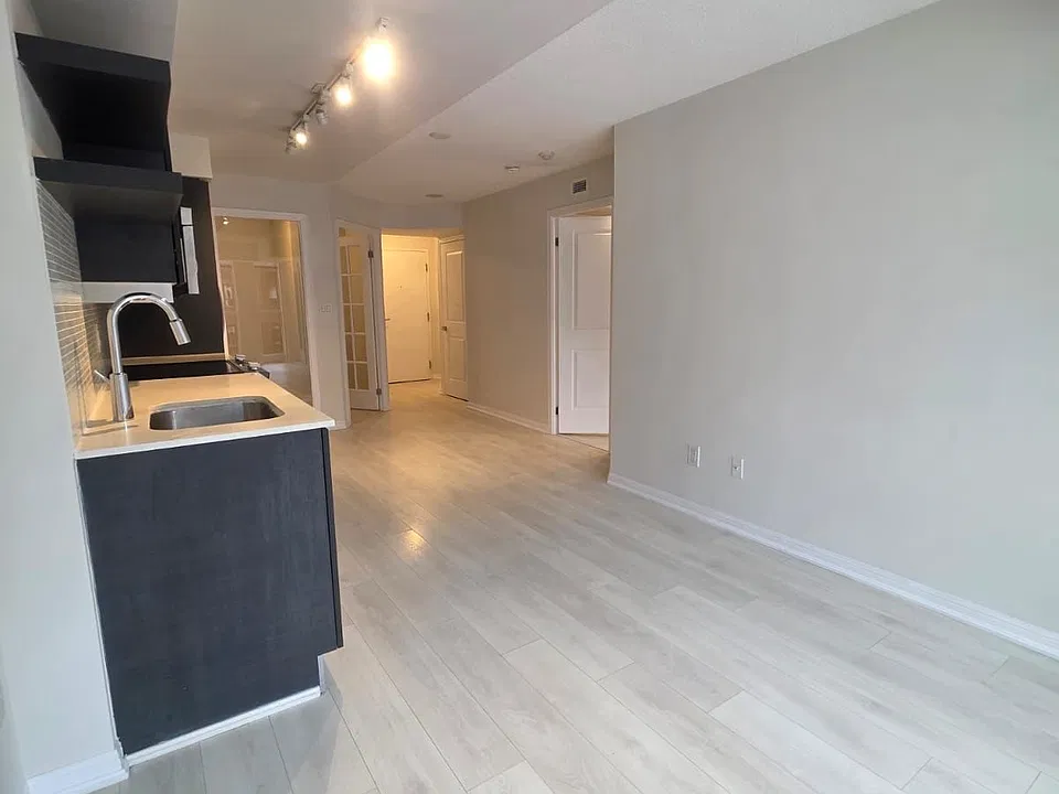 400 Adelaide St E #609
