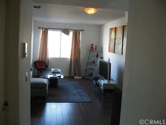 5th image of 2310 N Fairview St APT 207