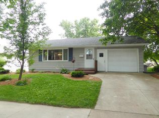 2209 23rd St NW, Rochester, MN 55901