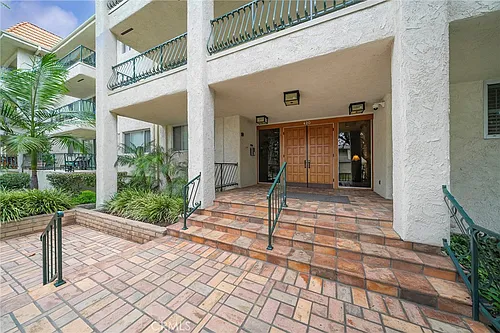 420 S Madison Ave #205 Photo 1