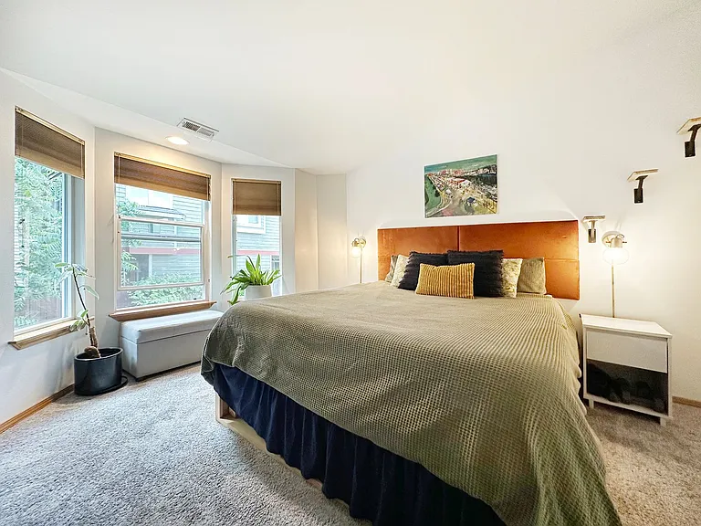 9307 Linden Ave N #D — Photo 9